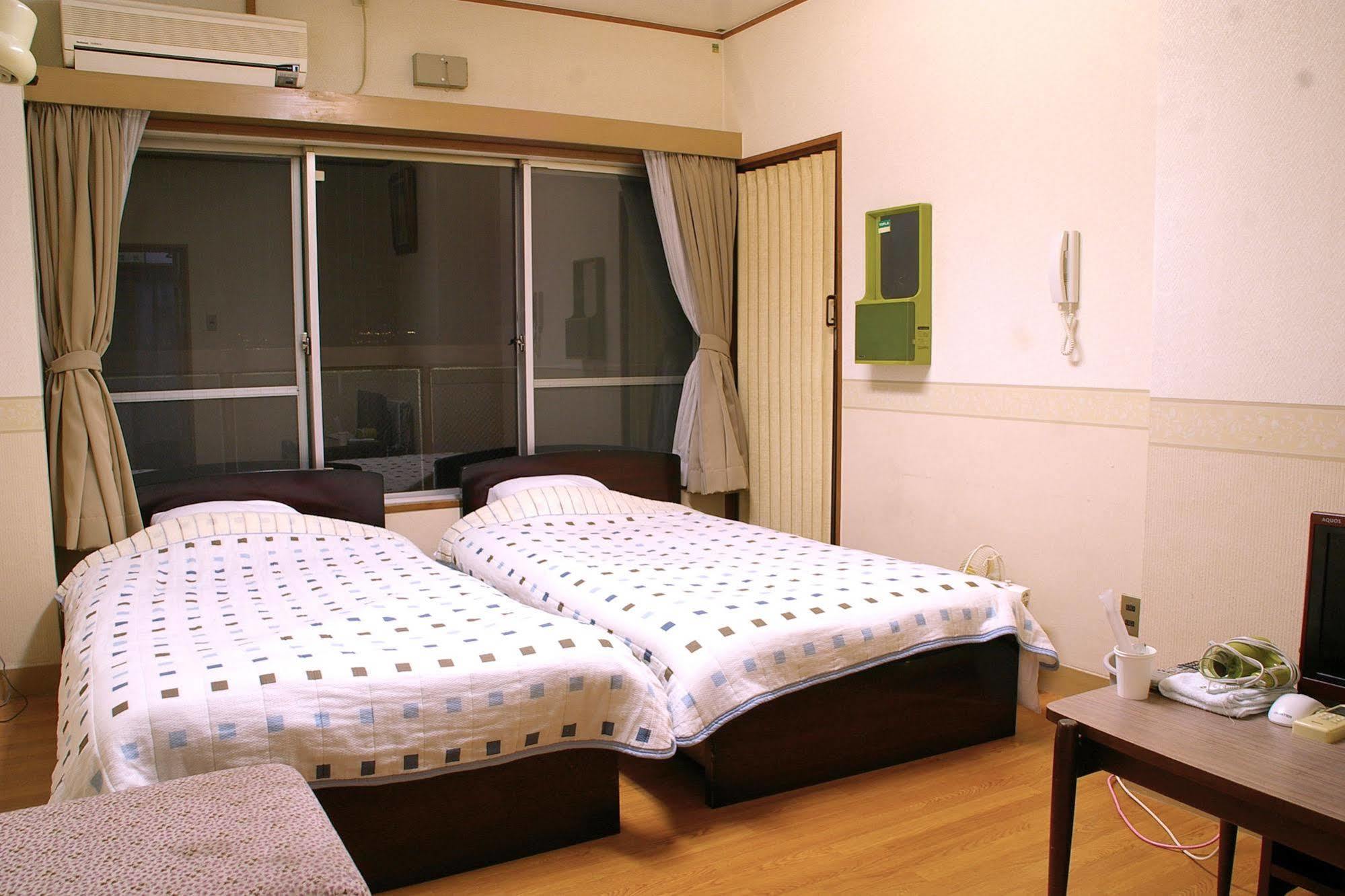 Hotel Yamabe Tenri Zewnętrze zdjęcie
